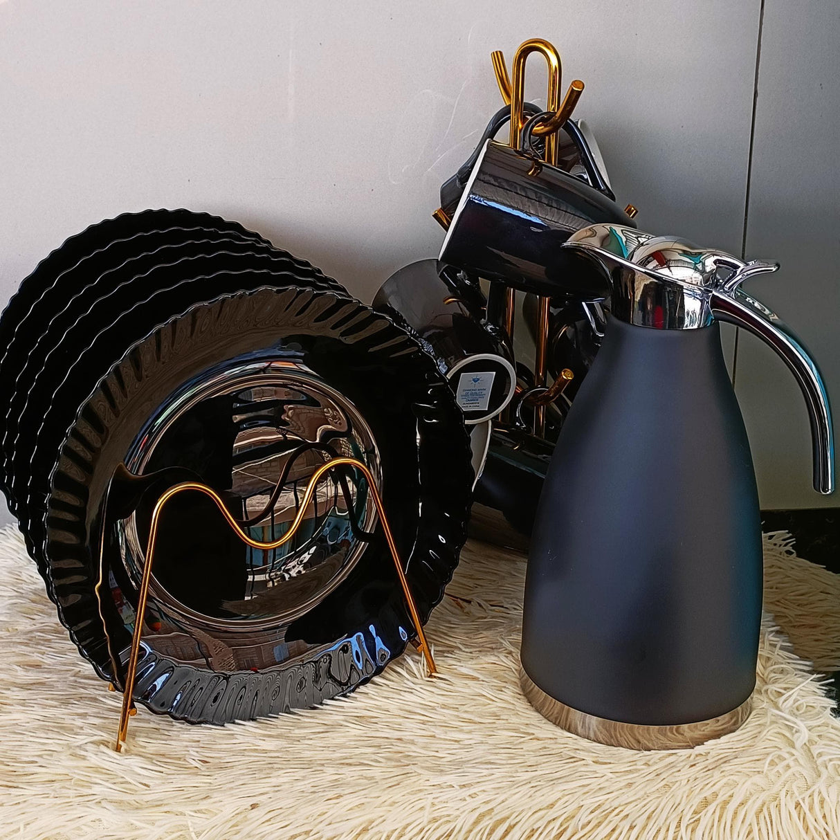 13 Piece Dinner Set | 6 Dinner Plates, 6 Cups, and 2L Unbreakable Flask