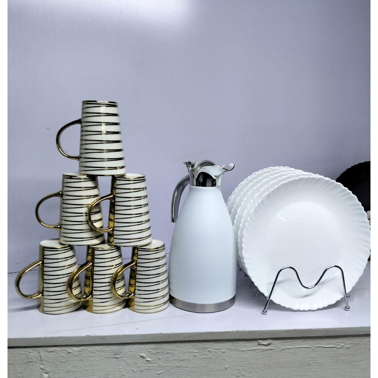 13 Piece Dinner Set | 6 Mugs, 6 Dinner Plates, and 2L Unbreakable Flask