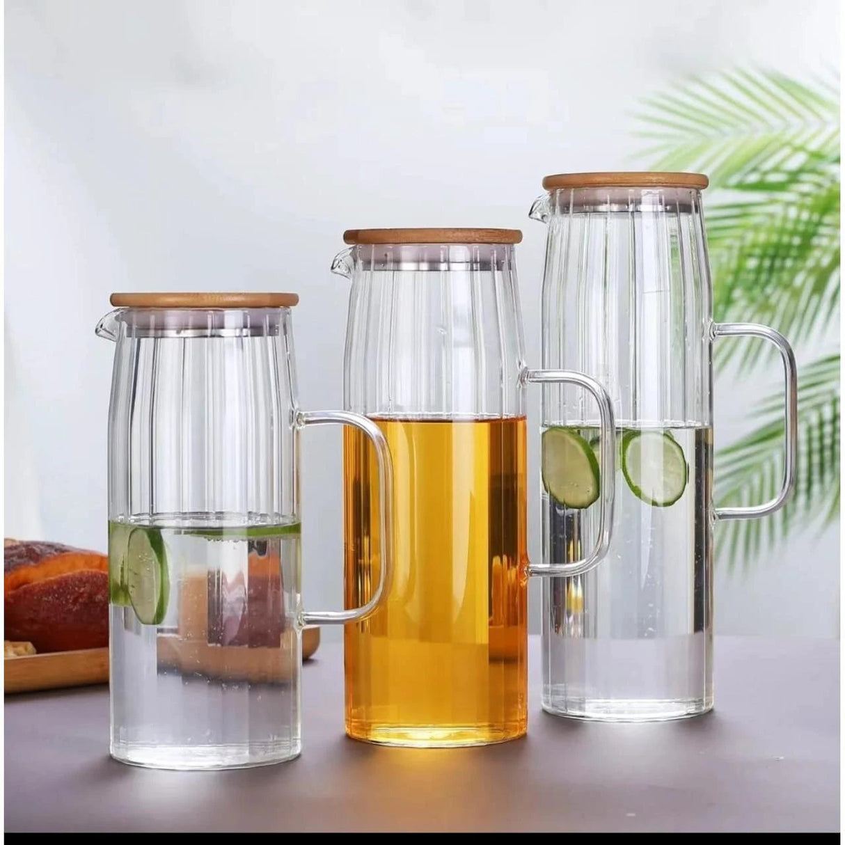 1.5L Clear Ribbed Borosilicate Glass Juice and Water Jug with Bamboo Lid Borosilicate glass Serving Pitchers & Carafes