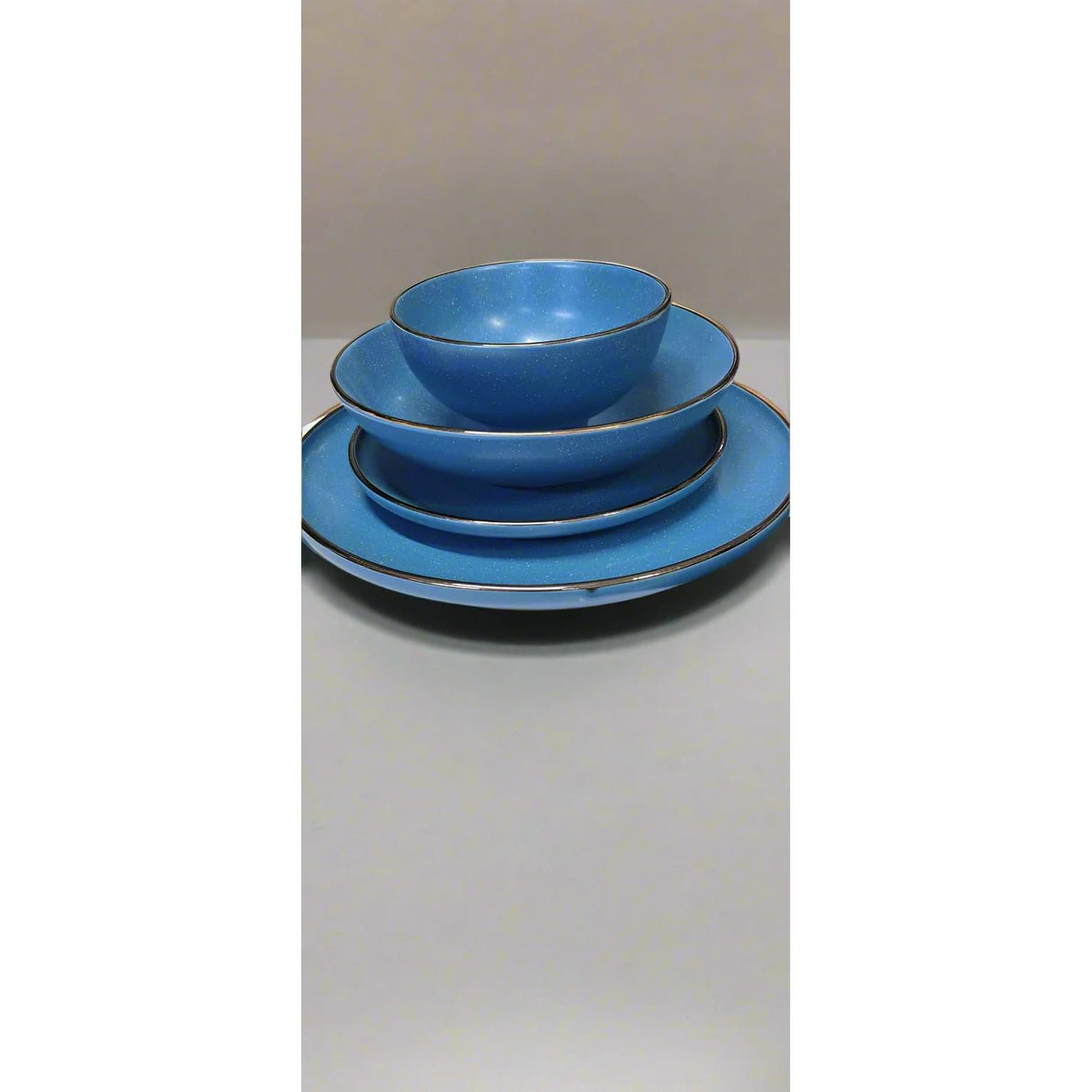 32 Piece Dinner Set Microwave and Dishwasher Safe Elegant Tableware