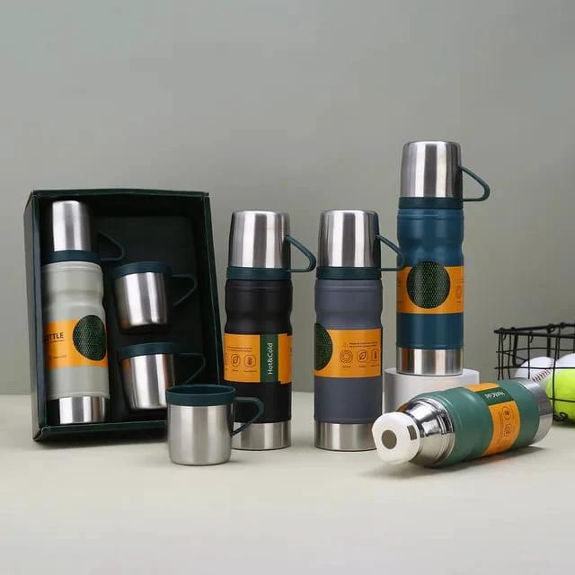 4-in-1 Premium Vacuum Flask Gift Set with Extra Cups – 680ml Capacity Gift set Thermoses