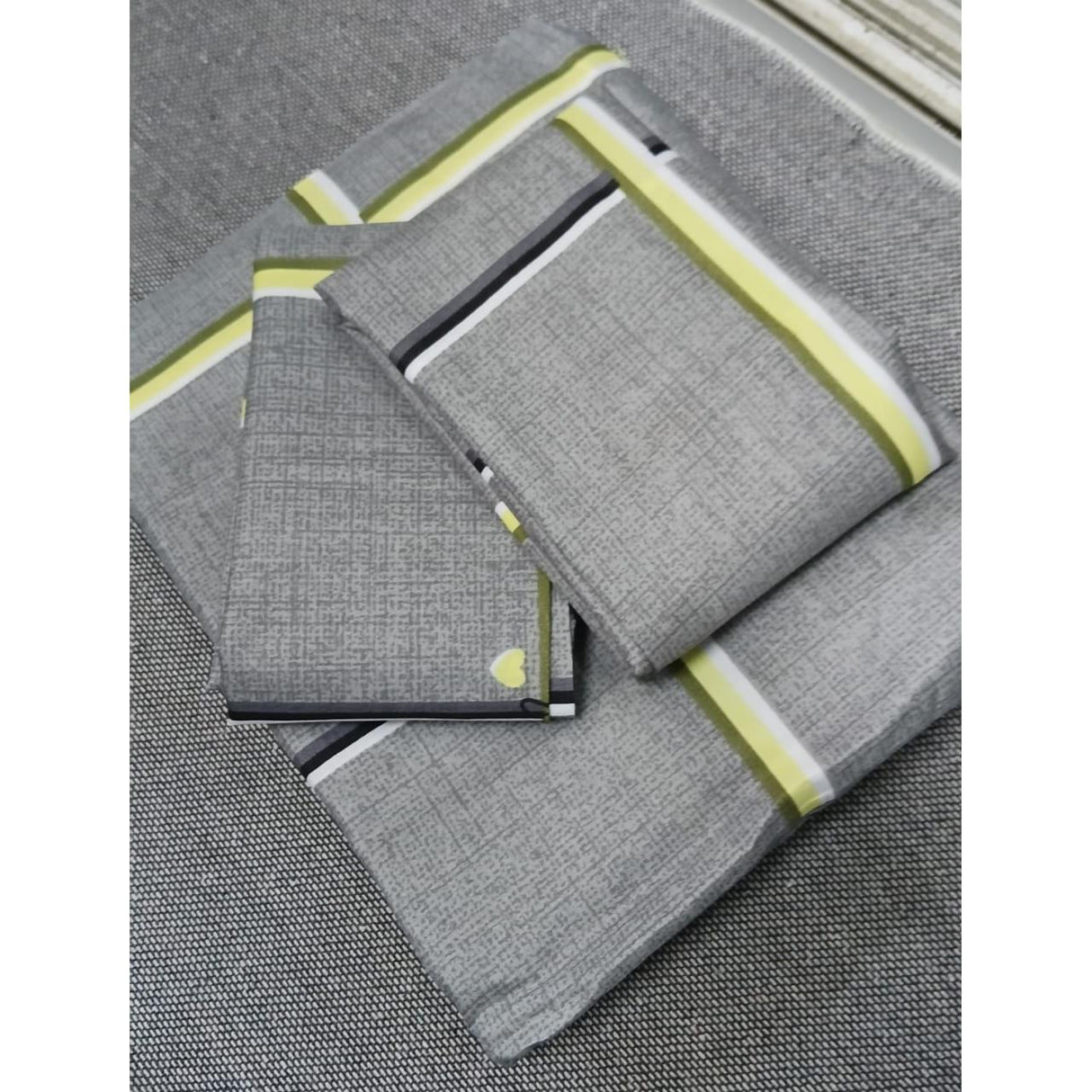 6 Piece Cotton Bedsheet Set 7x8 Size with 4 Pillowcases Soft & Breathable