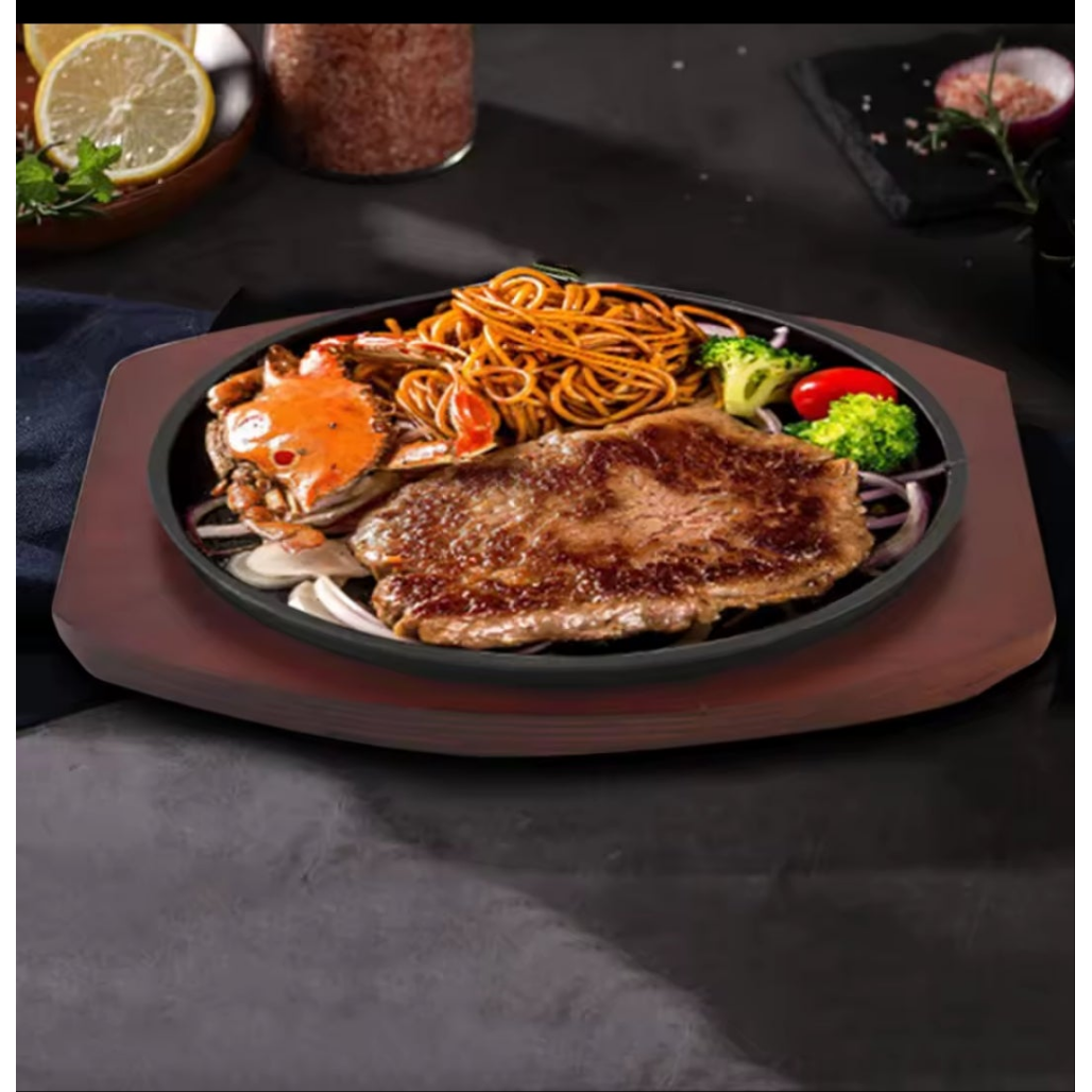 Cast Iron Round Sizzler Plate with Wooden Base – 240mm Diameter