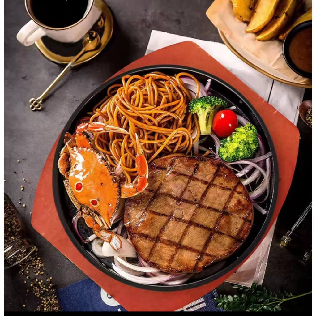 Cast Iron Round Sizzler Plate with Wooden Base – 240mm Diameter