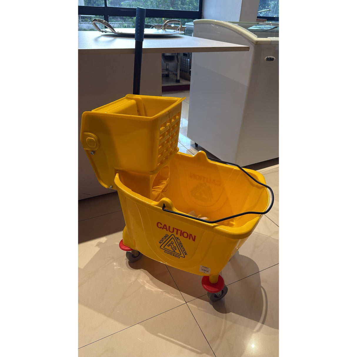 Commercial 32L Plastic Mop Bucket with Wringer & Wheels – Heavy-Duty Cleaning Companion