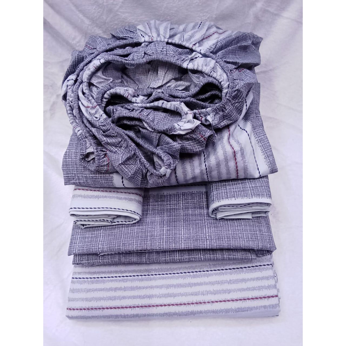 Cotton Bedsheets Set | 2 Flat Bedsheets, 1 Fitted Bedsheet, 2 Pillowcases | Size 6*7