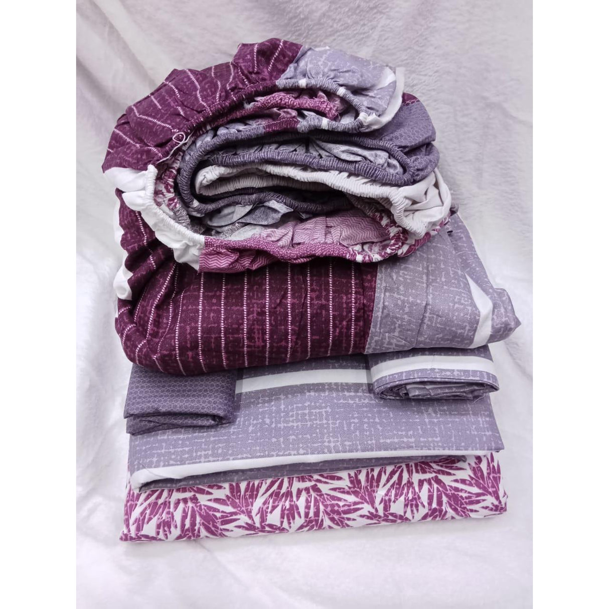 Cotton Bedsheets Set | 2 Flat Bedsheets, 1 Fitted Bedsheet, 2 Pillowcases | Size 6*7