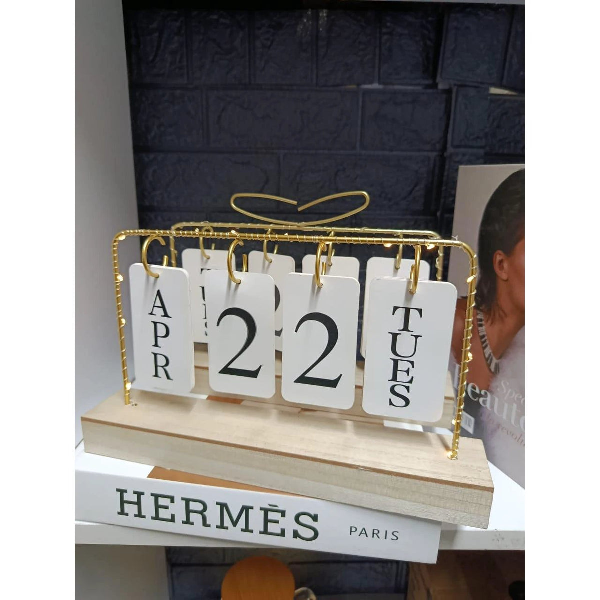 Desktop LED Flip Perpetual Calendar – Battery Operated, 16x29cm General Home - Decor Desk Calendars