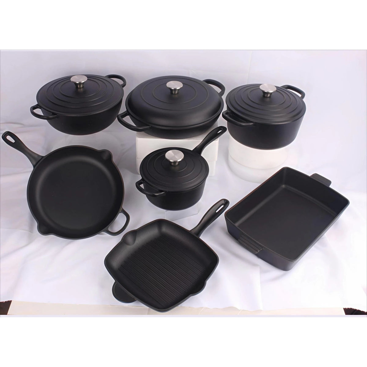 Enamel Cast Iron Cooking Pots Set with Frying Pan, Grill Pan and Baking Tray Cookware Cookware
