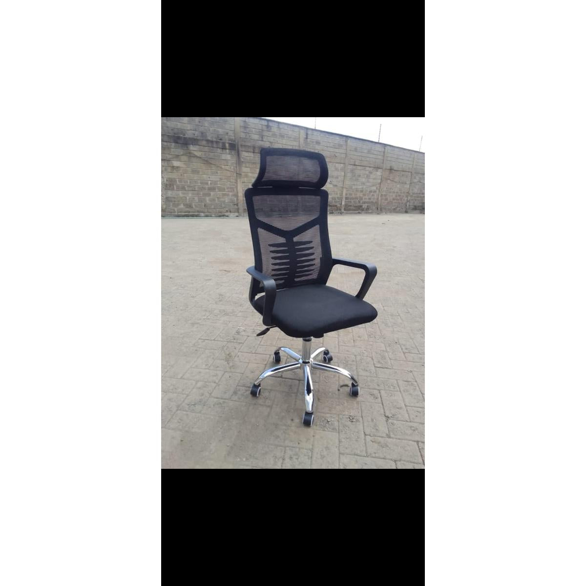 Ergonomic High-Back Mesh Office Chair with Adjustable Headrest and Chrome Base