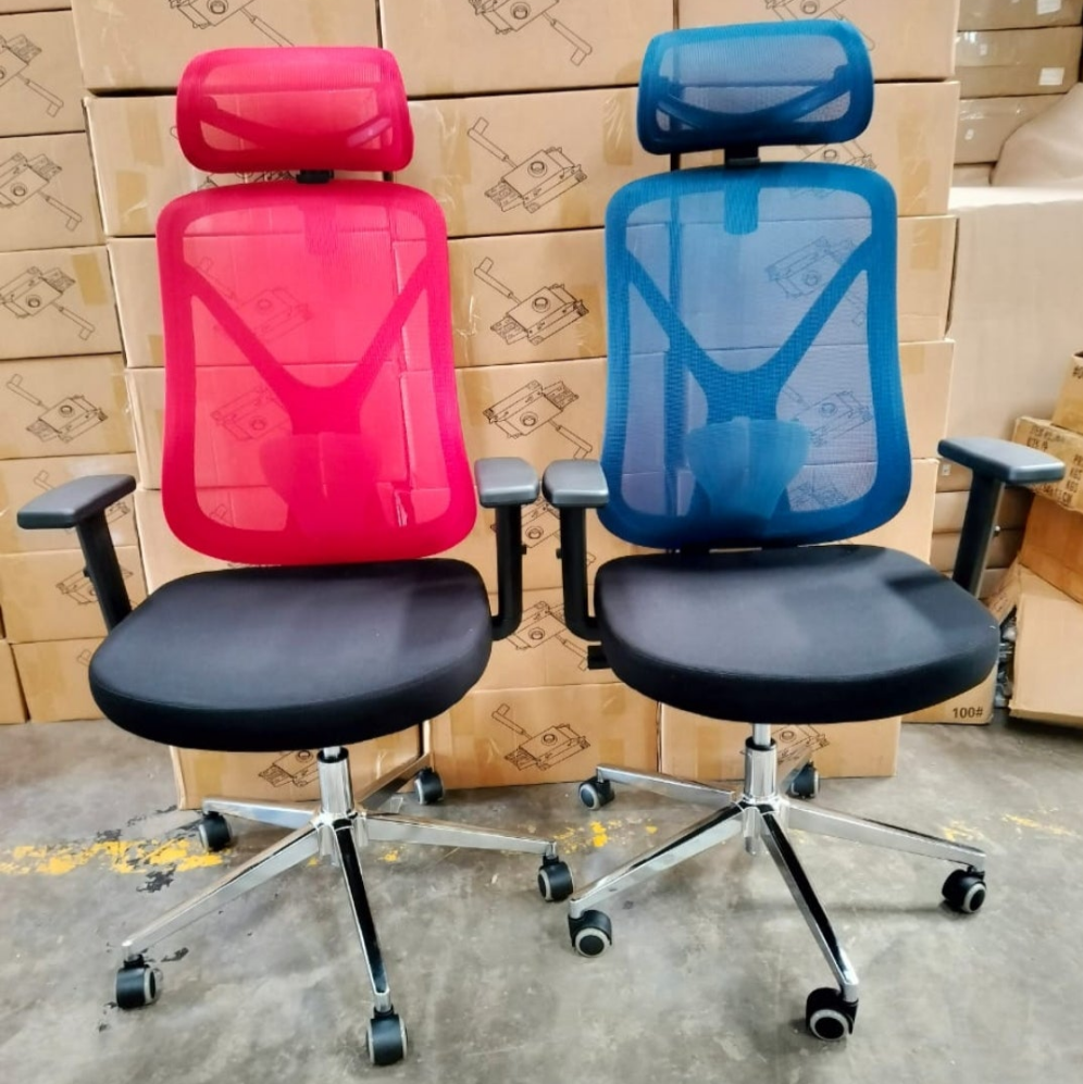 Ergonomic Mesh Office Chair with Adjustable Headrest and Armrests – Swivel and Height Adjustable