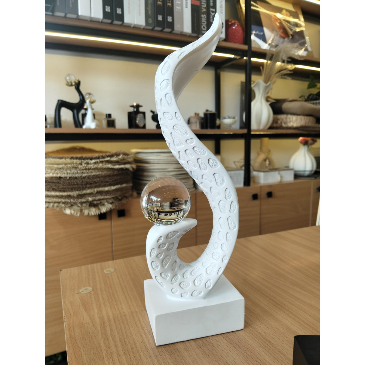 Figure Modeling Resin Table Ornaments for Office and Home Décor