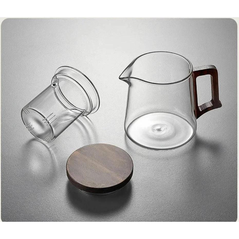 High Borosilicate Teapot with Walnut Handle Elegant Heat Resistant Glass Teapot. Tableware Teapots