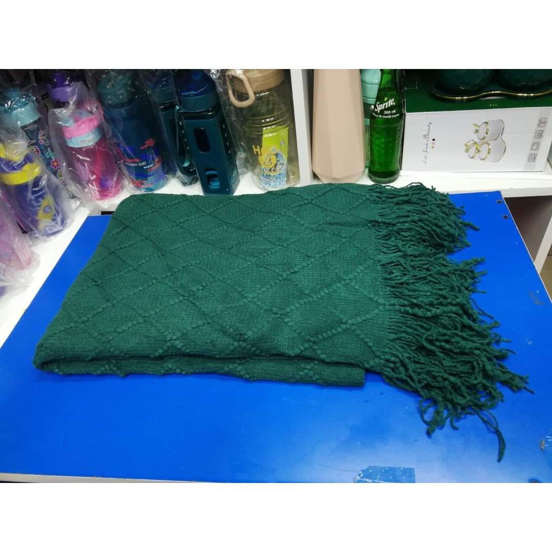 High Quality Knitted Throw Blankets | Soft Acrylic Cashmere Decorative Blanket for Sofa and Bed | 130 x 230 cm
