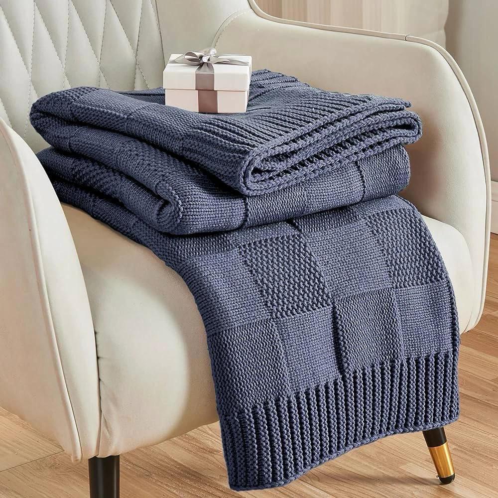 Knitted Throw Blanket 130x160cm Made of Soft Acrylic Fibers – Cozy & Stylish Home Decor Bedding Blankets