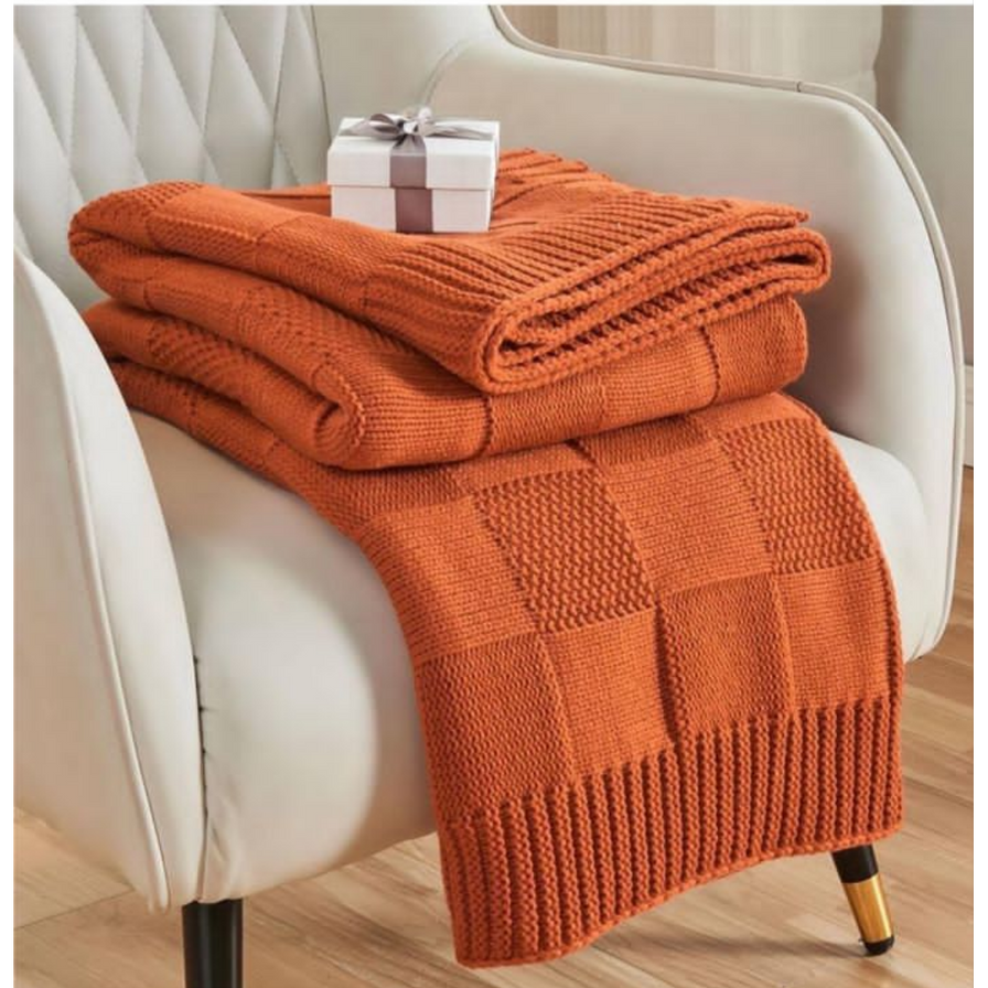 Knitted Throw Blanket 130x160cm Made of Soft Acrylic Fibers โ Cozy & Stylish Home Decor
