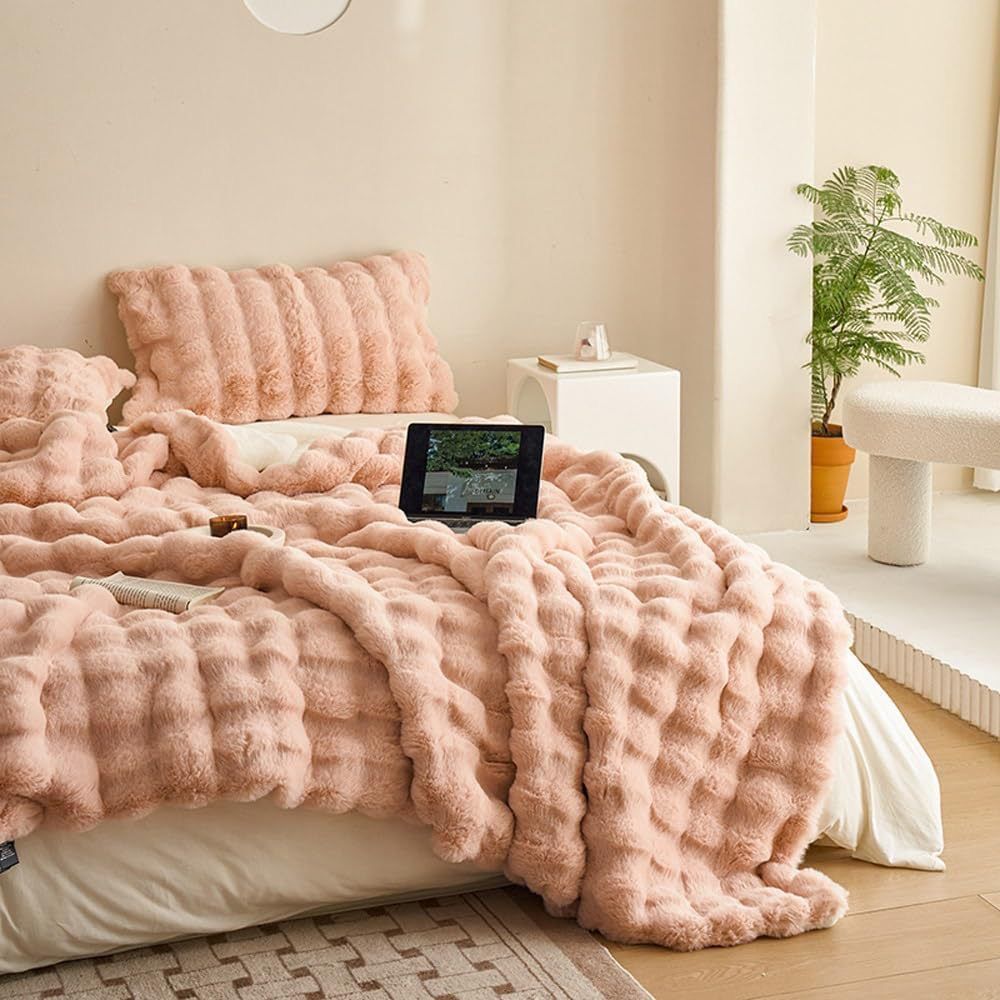 Luxurious Double Layer Faux Furry Bubble Blanket 180×200cm