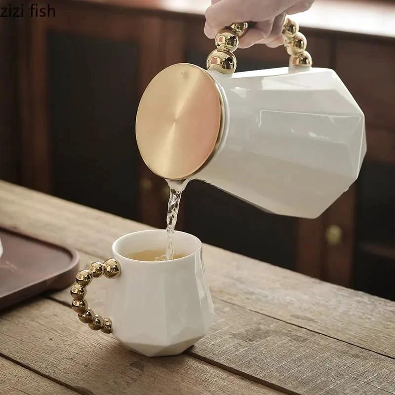 Luxurious Tea Set with Golden Handle, Bamboo Holder and Tray – 6 Cups + 1 Kettle Drinkware Tea Sets