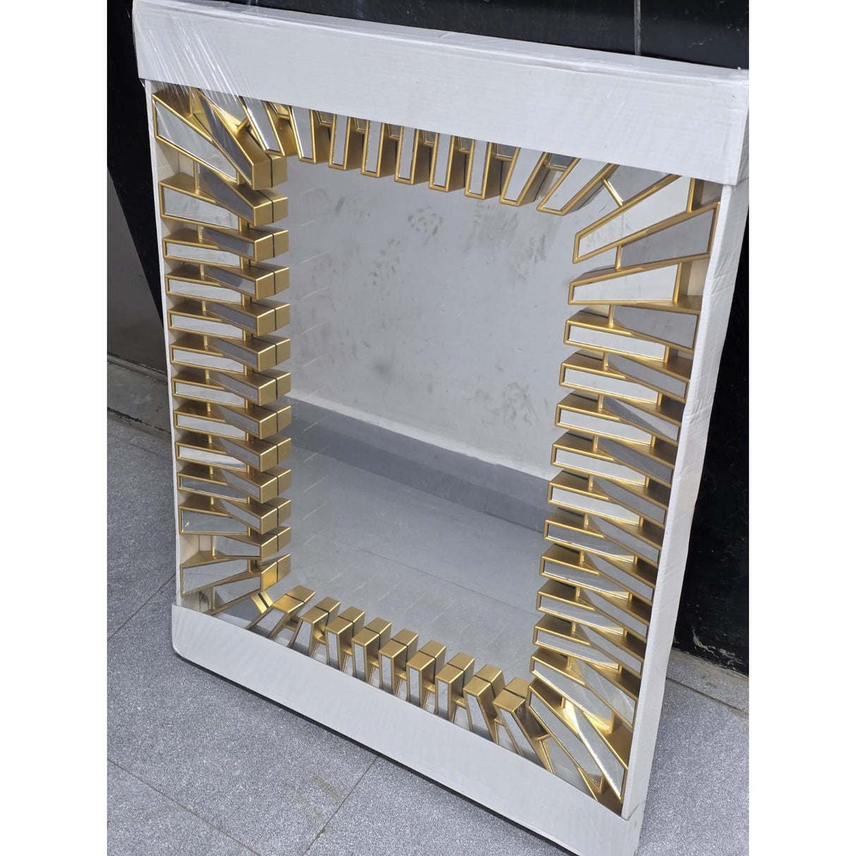 Luxury Decorative Wall Mirror Gold Finish 74x57cm for Living Room or Bathroom