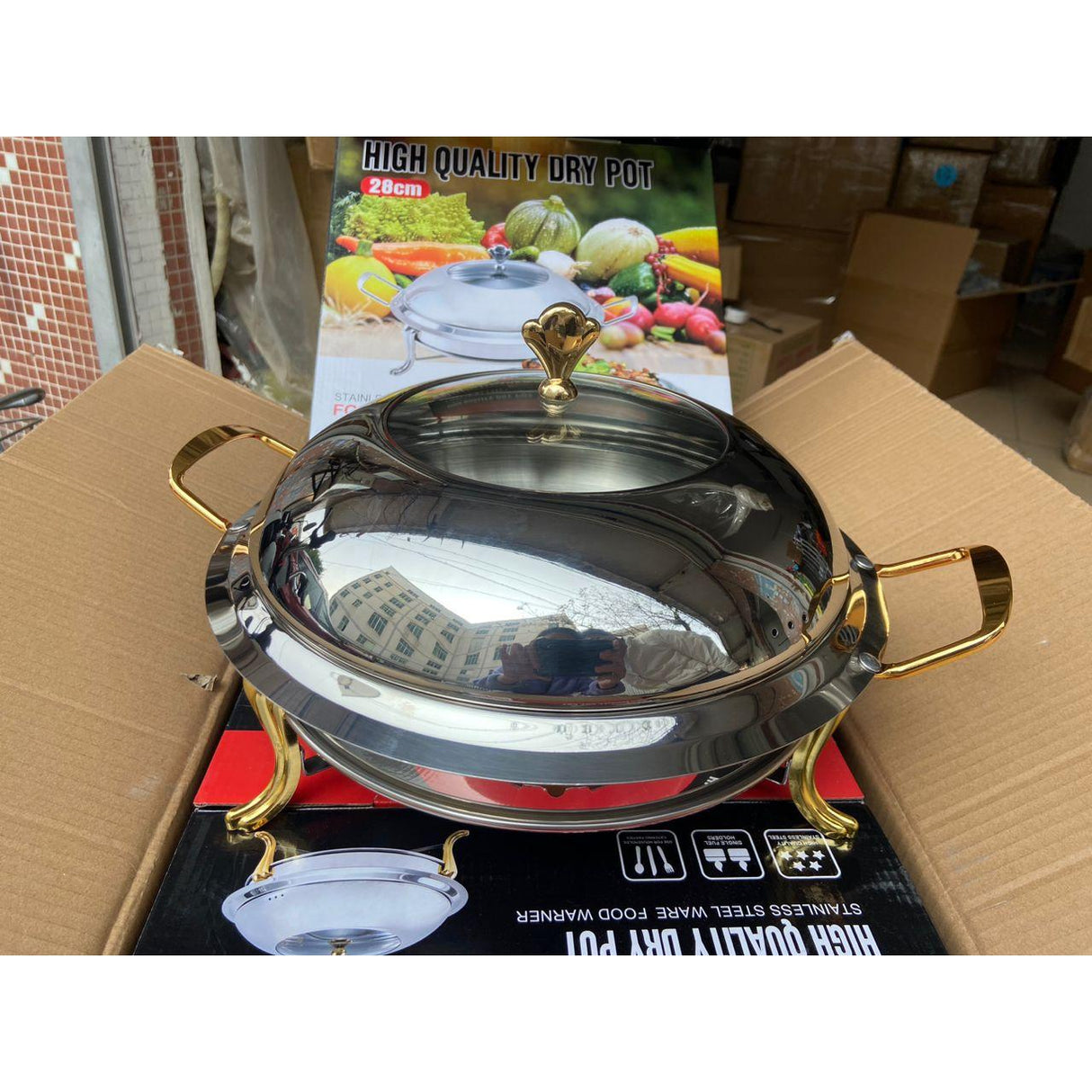 Luxury Stainless Steel Round Chafing Dish – 4L Buffet Food Warmer with Gold Handles & Legs