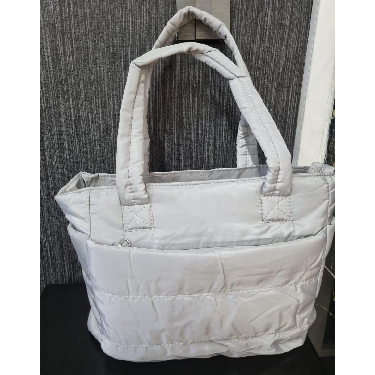 Minimalist Tote Bag 43×15×27cm for Travel and Laptop Use