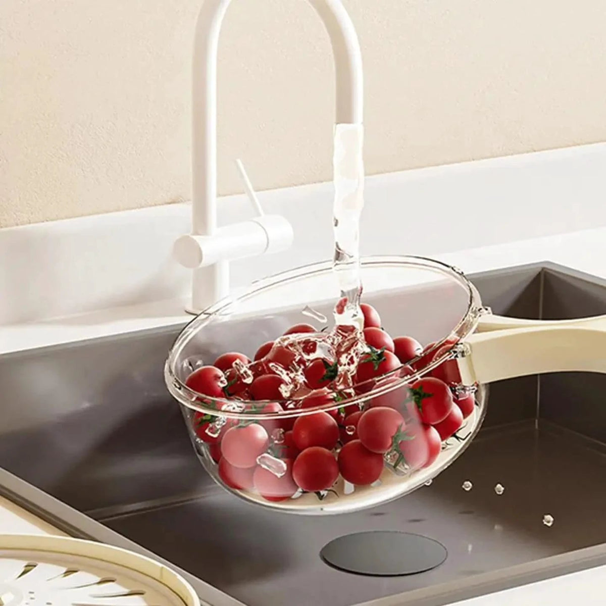 Multi-Functional Food Storage and Drainer Container with Foldable Handle and Drain Switch. Kitchen Slicers