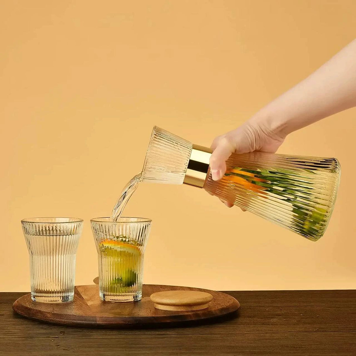 Origami Drinkware Textured Glass Carafe Elegant Bedside Water Serving Carafe with Bamboo Lid
