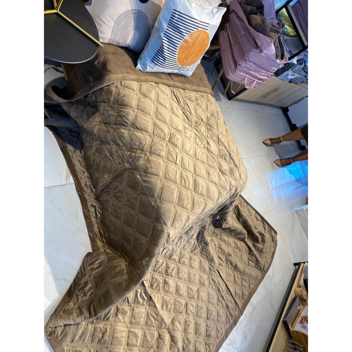 Quilted Comforter Set 220x240cm with 2 Pillowcases for Cozy and Elegant Bedding