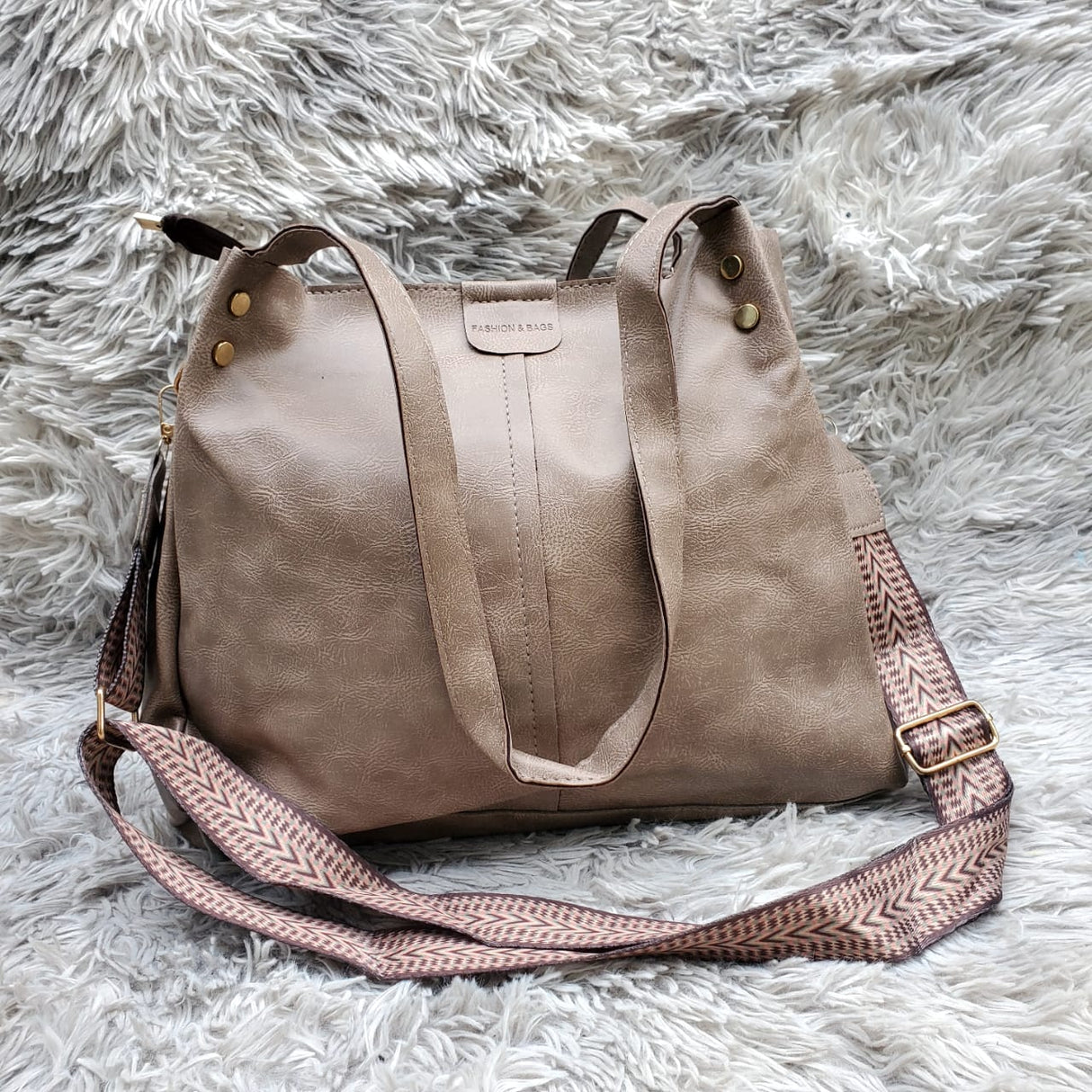 Retro Style Bucket Bag /Chic & Versatile