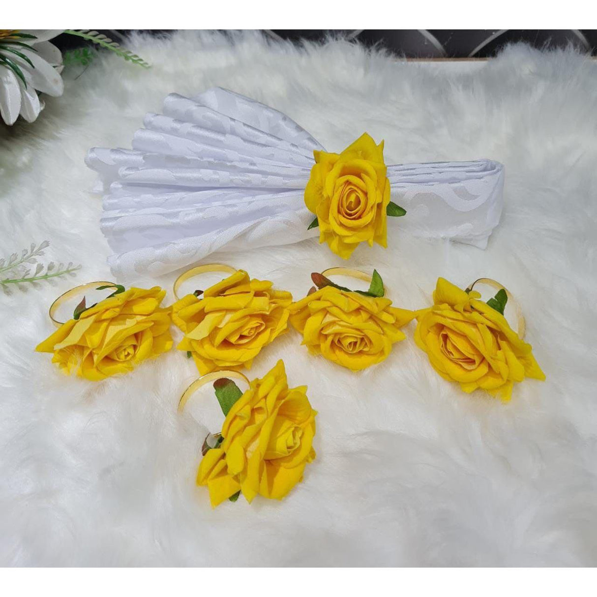 Set of 6 Luxurious Gold Napkin Rings in Wired, Leaf, and Flowery Designs