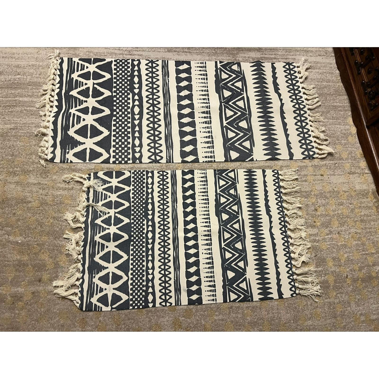 Stylish Cotton Woven Rugs Durable & Versatile in Multiple Sizes