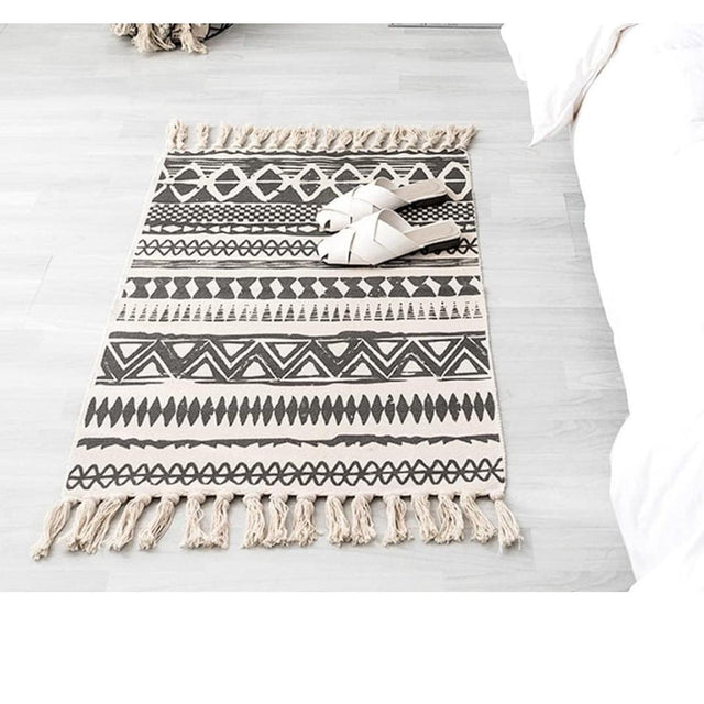 Stylish Cotton Woven Rugs Durable & Versatile in Multiple Sizes