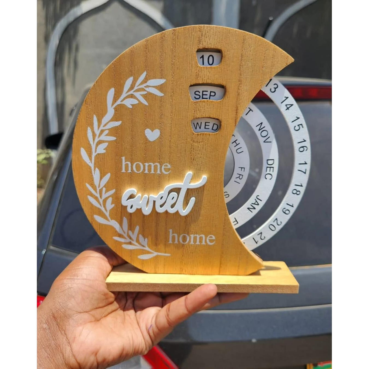 Wooden Creative Perpetual Calendar Desk Ornament with Manual Rotating Turntable.