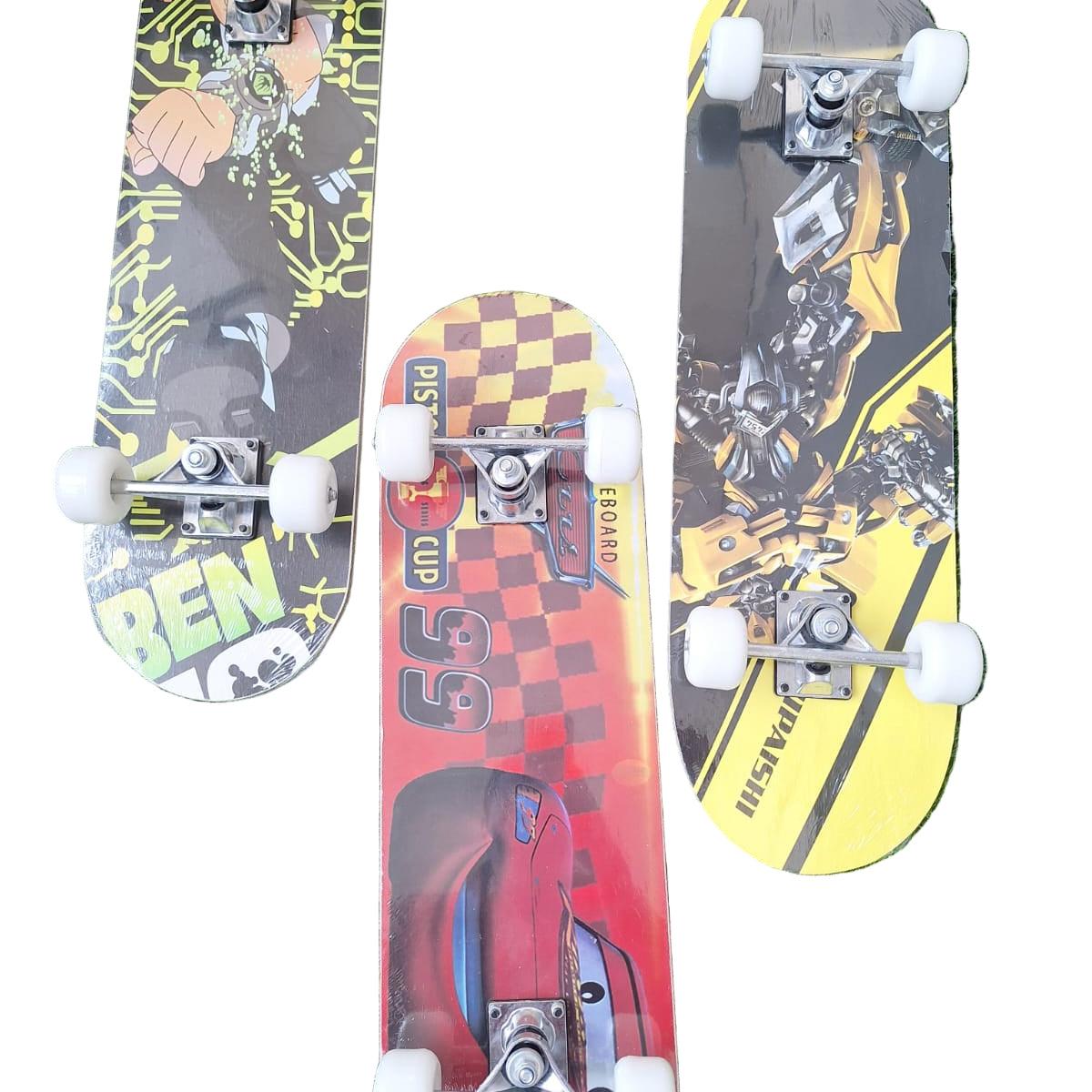 Skateboard with Rubber Wheels - Durable Outdoor Skating