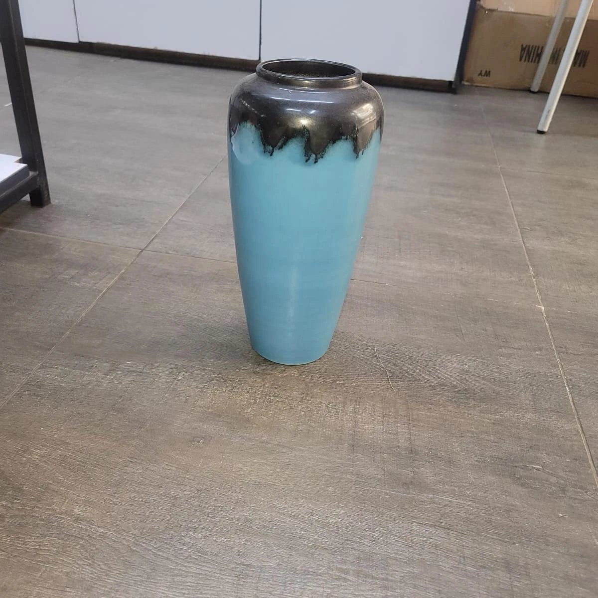 Elegant Ceramic Vase – 35cm Decorative Flower Vase for Modern Home Décor vases in decor Vases