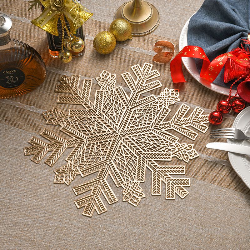 6pcs Christmas Snowflake Tablemats Set – Silver and Gold PVC Decorative Placemats (38cm)
