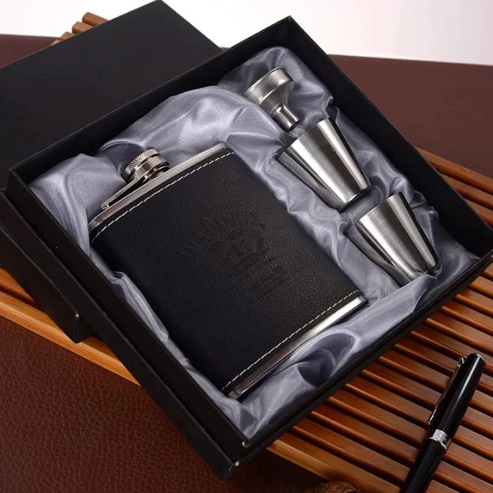 Jack Daniel’s Branded Whiskey Flask Set – 200ml Flask with Two Stainless Steel Tot Glasses Black November Flasks