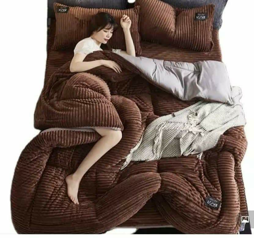 High-Quality Velvet Duvet Set TC/Weaver 6x6 with Bedsheet and Pillowcases