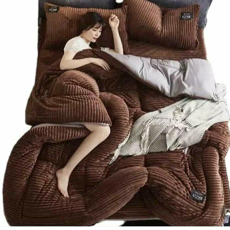 High-Quality Velvet Duvet Set TC/Weaver 6x6 with Bedsheet and Pillowcases Bedding