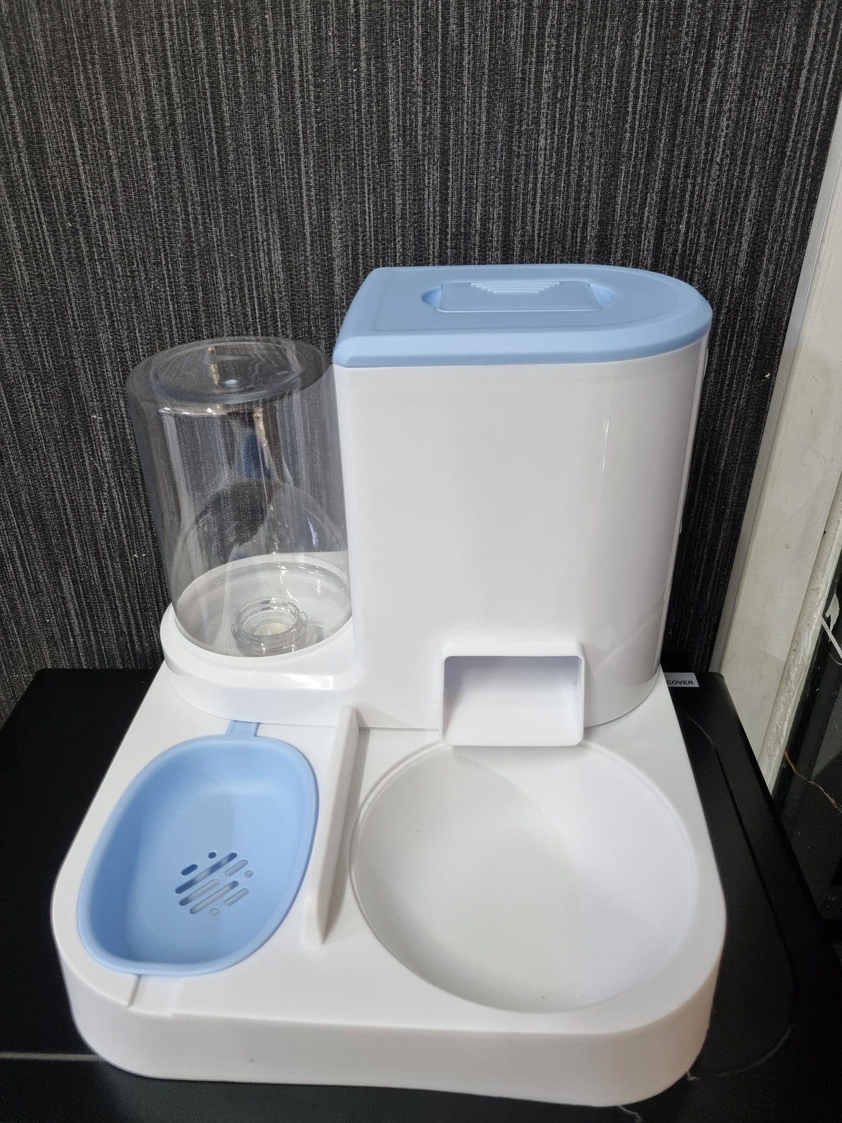 2in1 Automatic Pet Food Dispenser – Large Capacity Feeder and Waterer