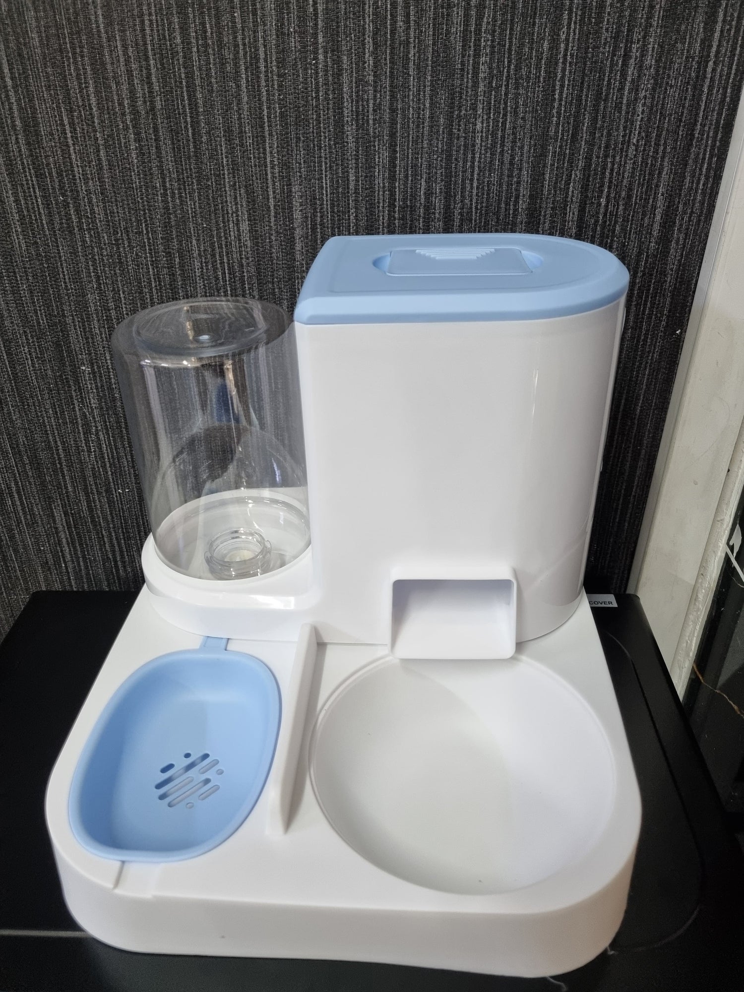 2in1 Automatic Pet Food Dispenser – Large Capacity Feeder and Waterer
