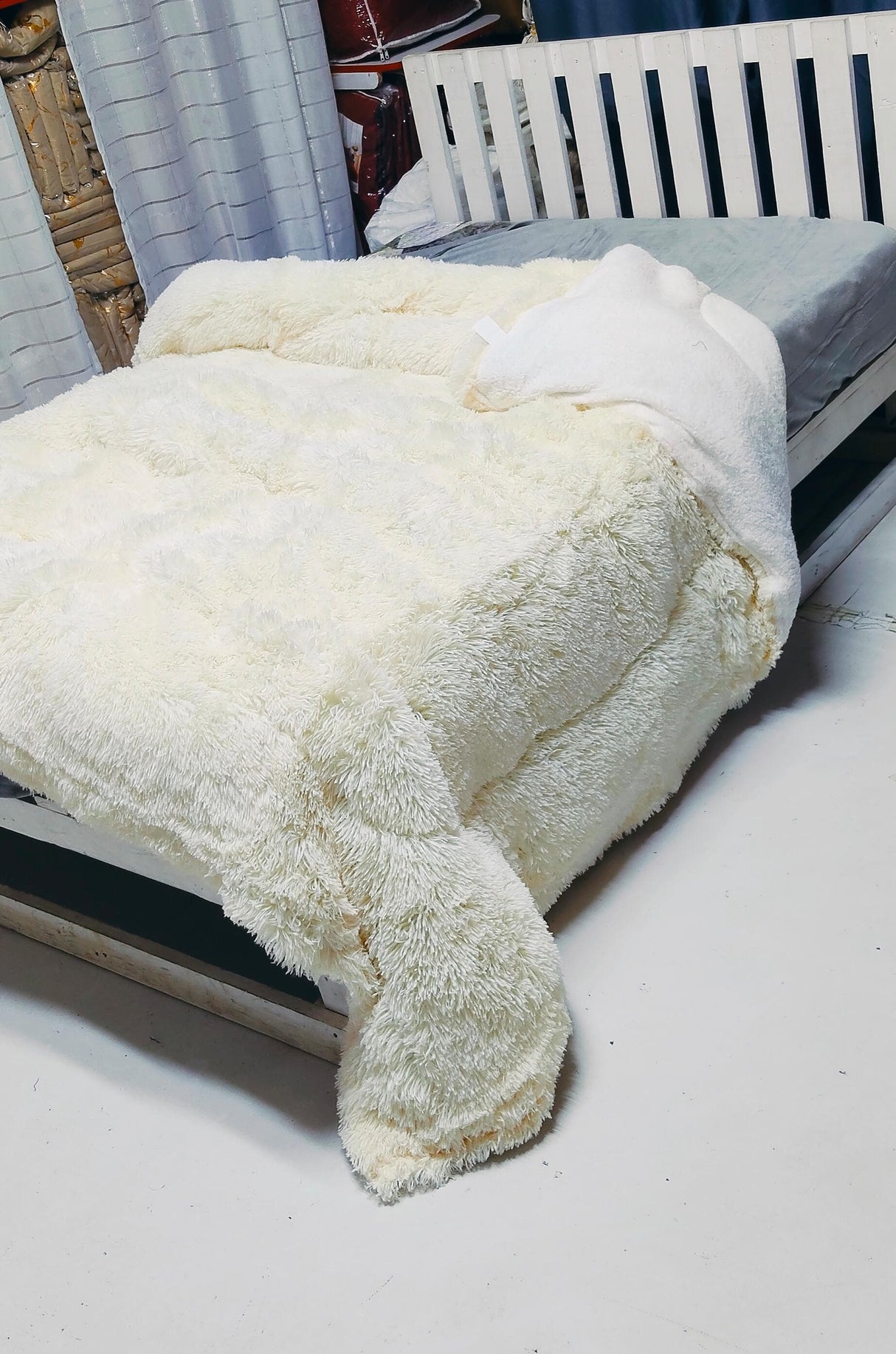 Velvet Plush Fluffy Duvet 6x6 Ultra Soft Fleece Comforter