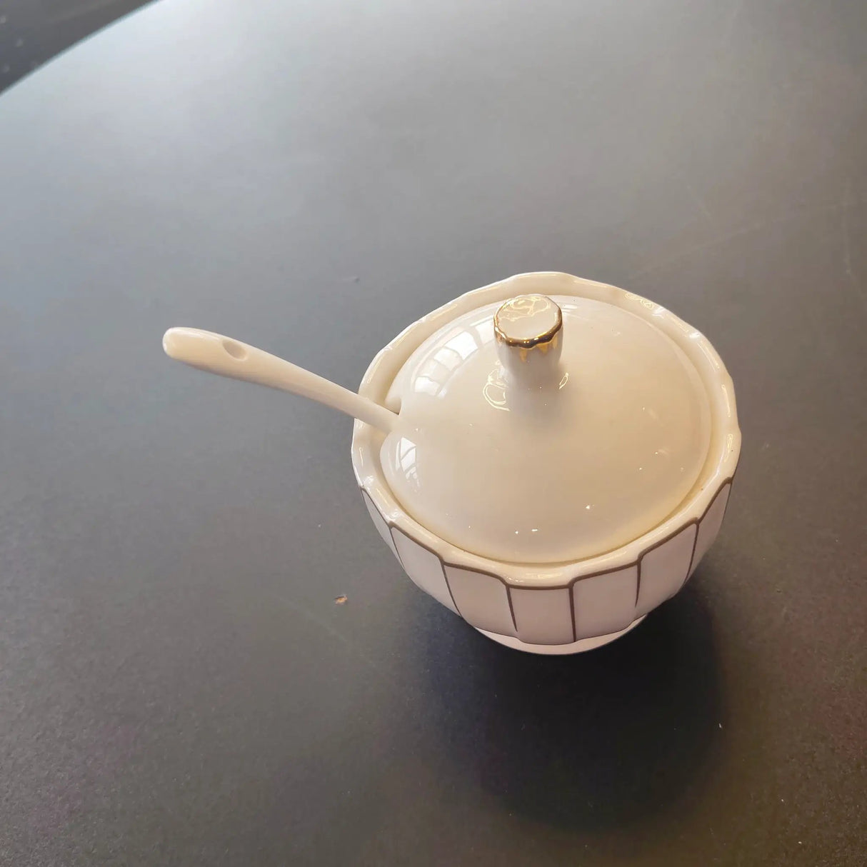 Ceramic Sugar Bowl with Lid and Spoon Elegant Kitchen Storage Sugar Bowls