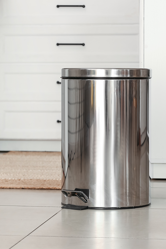 Garbage Bins & Trash Bags