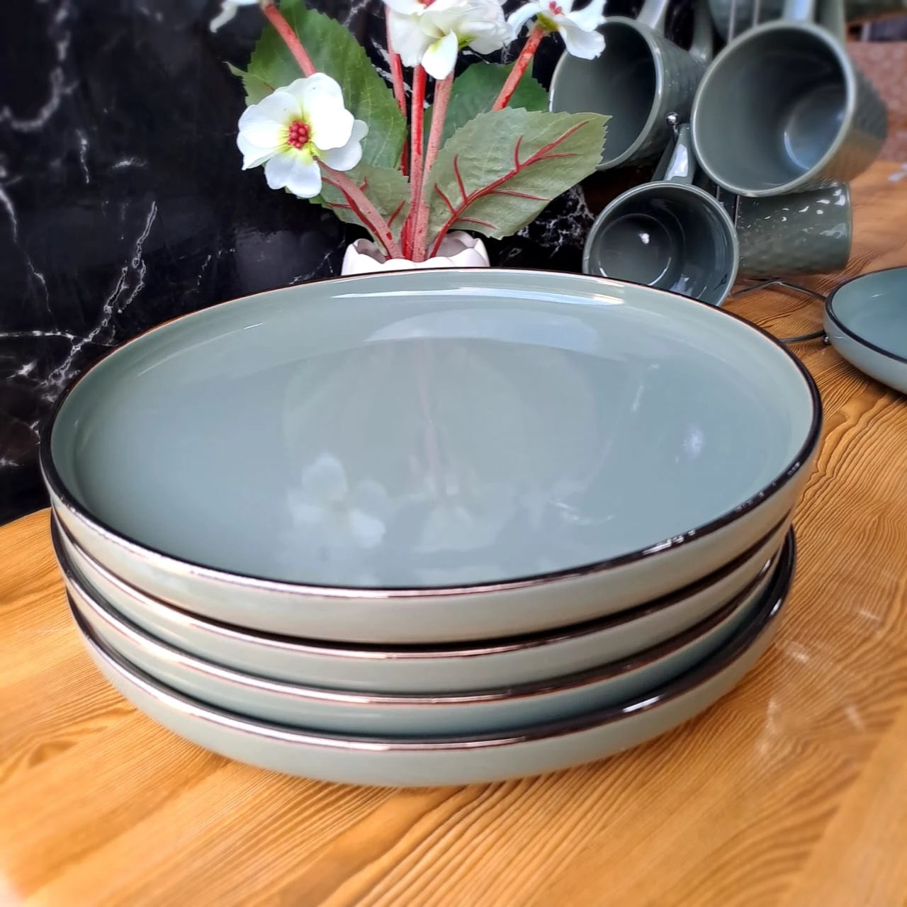 18pcs Unique Dining Set Army Green Dinnerware Sets