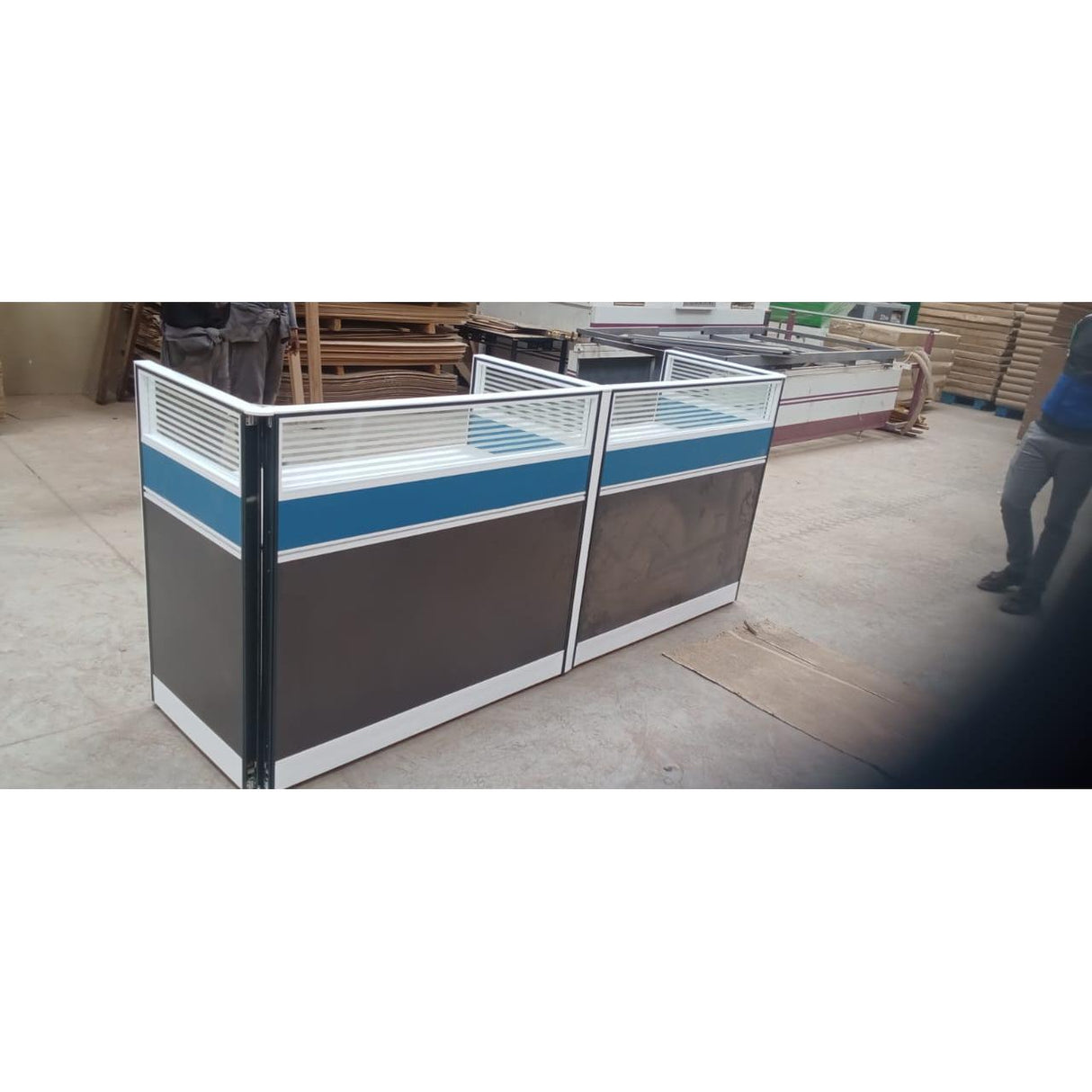 2-Person Office Workstation Desk with Privacy Panels – Modern Modular Design