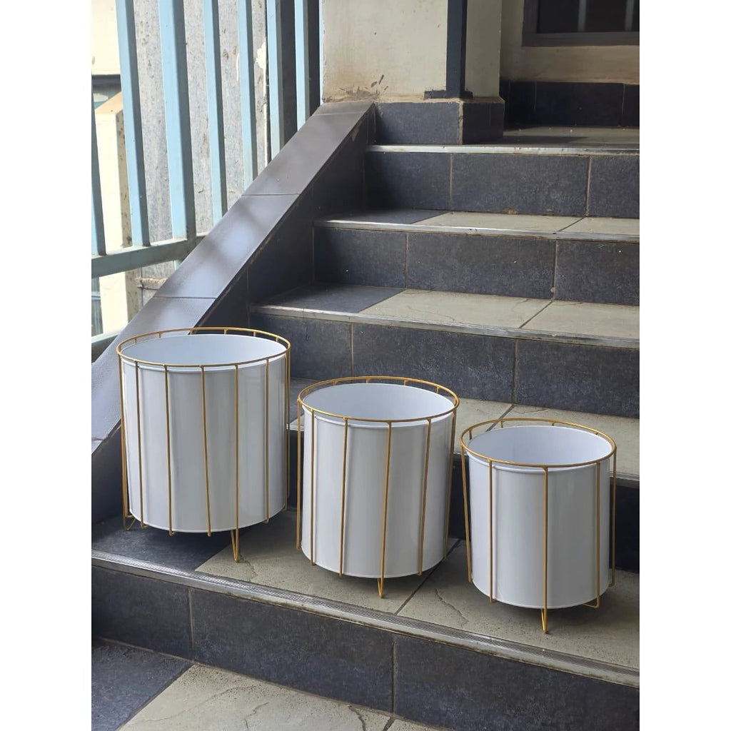 3pcs Floor Standing Flower Pot Set – Black and White Pots
