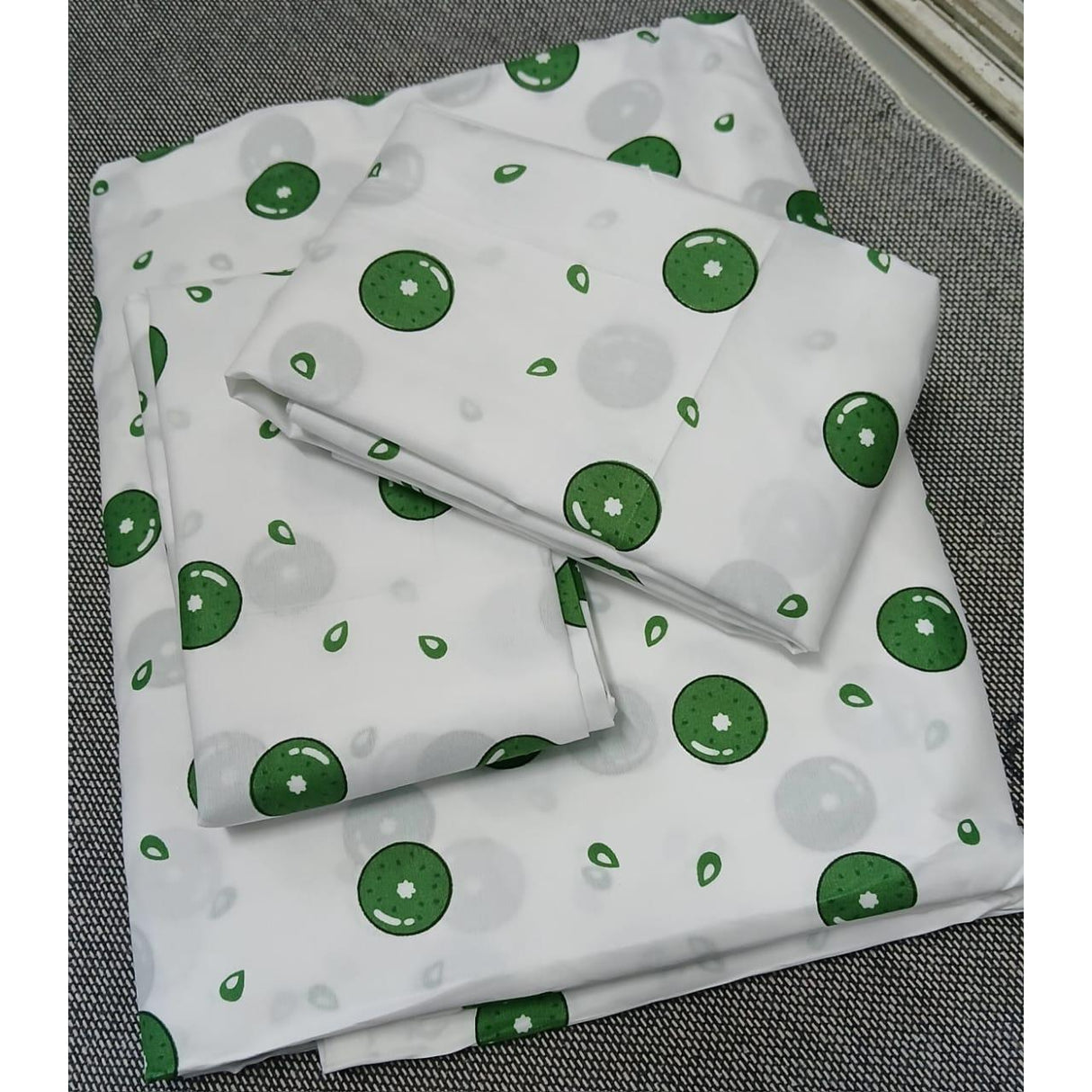 6 Piece Cotton Bedsheet Set 7x8 Size with 4 Pillowcases Soft & Breathable