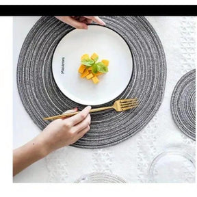 6pcs Elegant Round Woven Placemats Durable and Washable Placemats Placemats
