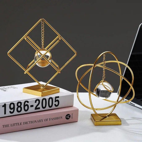 Decorative Centerpiece with Pendulum